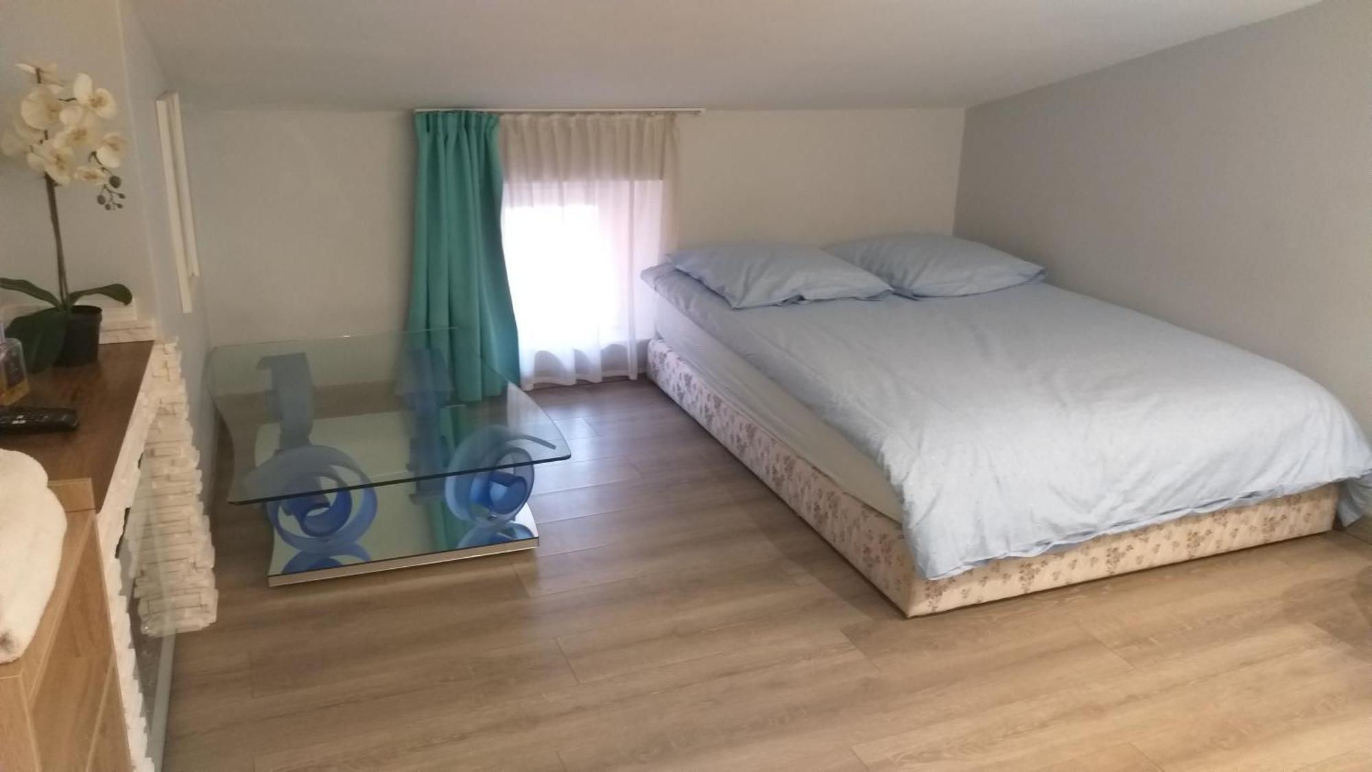 Mon Petit Nid D'Amour Au Coeur Historique De Fréjus Exterior photo